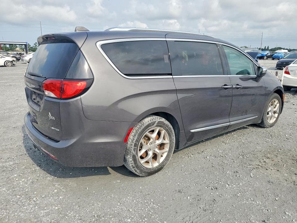 2017 CHRYSLER PACIFICA LIMITED 3