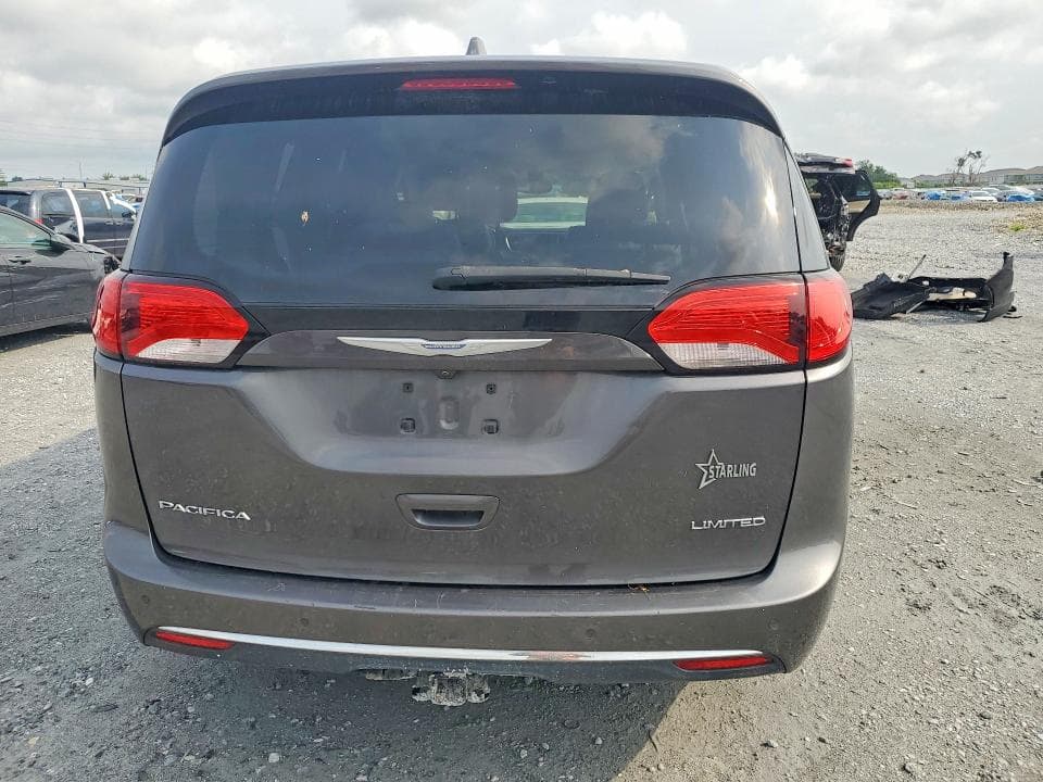 2017 CHRYSLER PACIFICA LIMITED 6