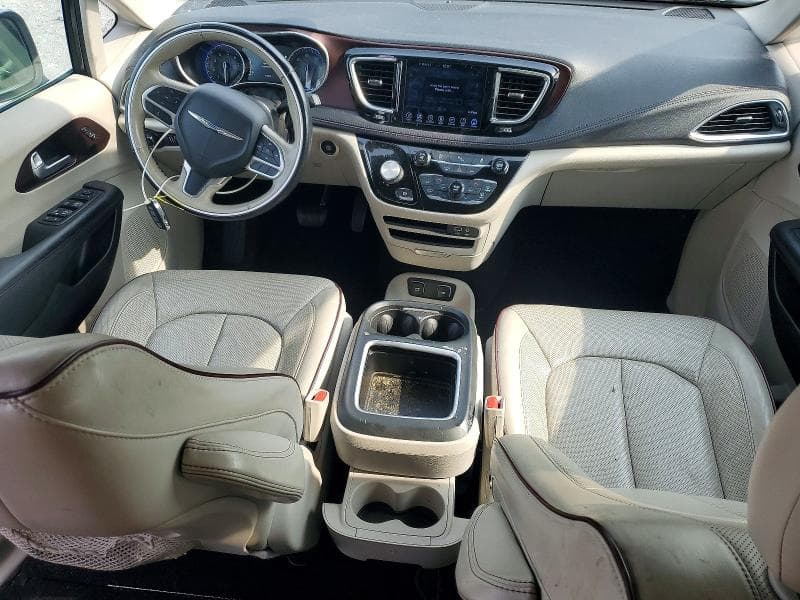 2017 CHRYSLER PACIFICA LIMITED 8