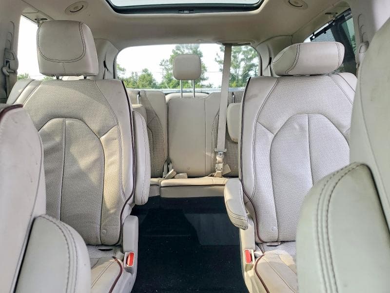 2017 CHRYSLER PACIFICA LIMITED 10