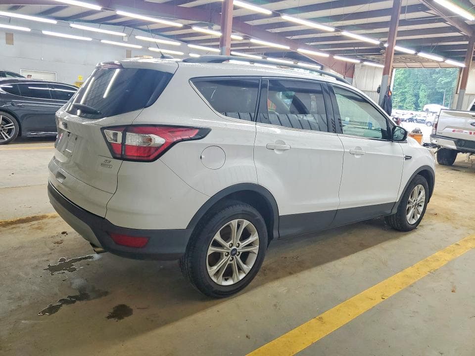 2018 FORD ESCAPE SE SE 3