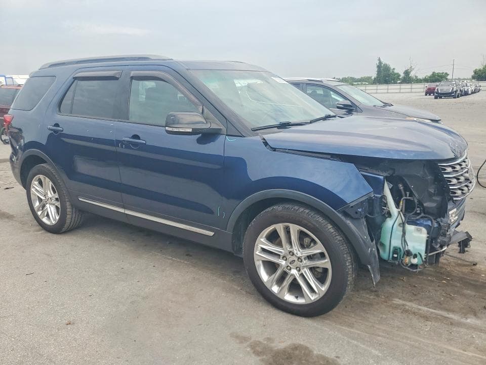 2017 FORD EXPLORER XLT 4