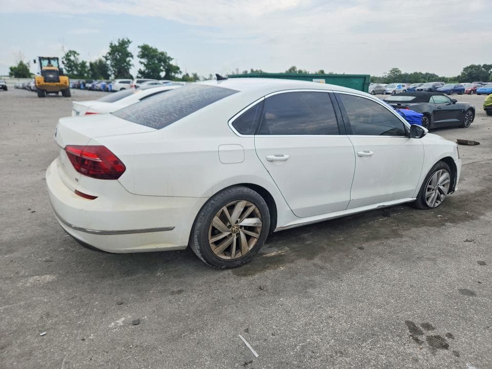 2018 VOLKSWAGEN PASSAT SE 3
