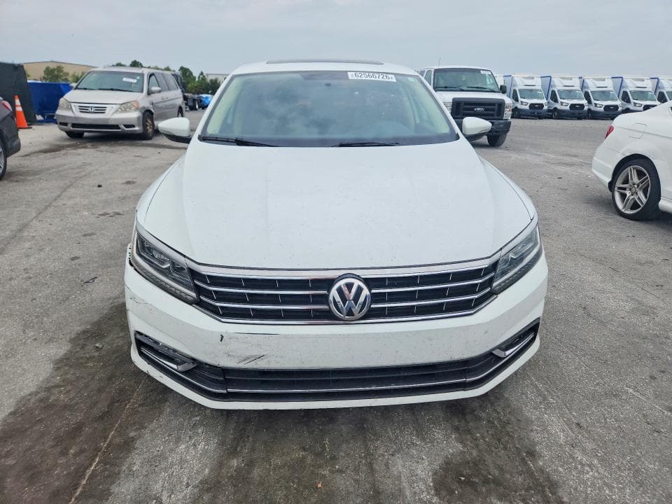 2018 VOLKSWAGEN PASSAT SE 5