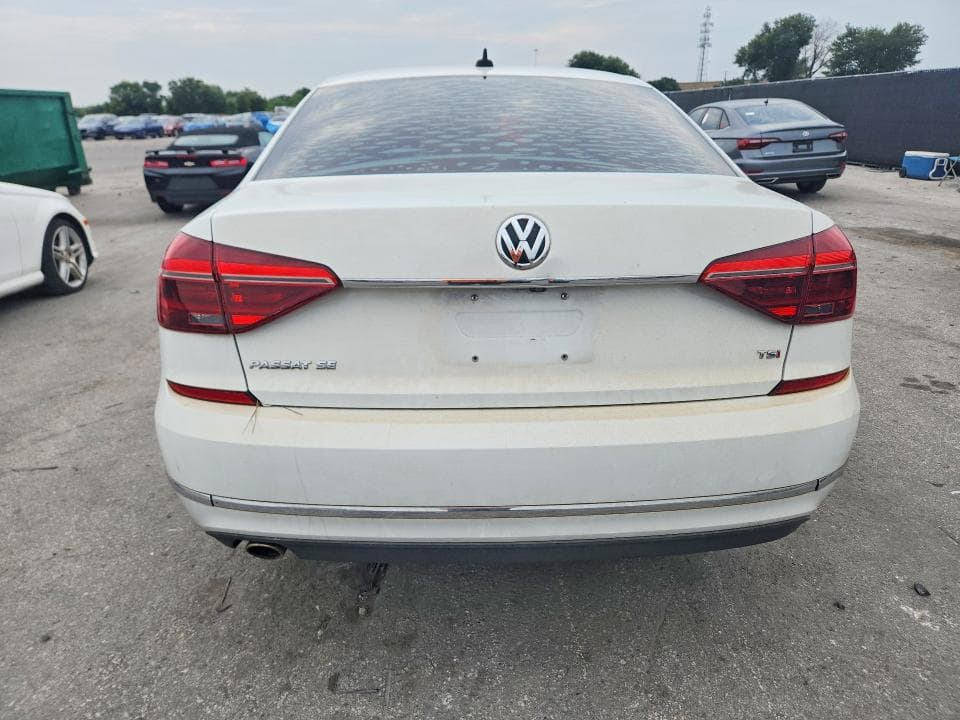 2018 VOLKSWAGEN PASSAT SE 6