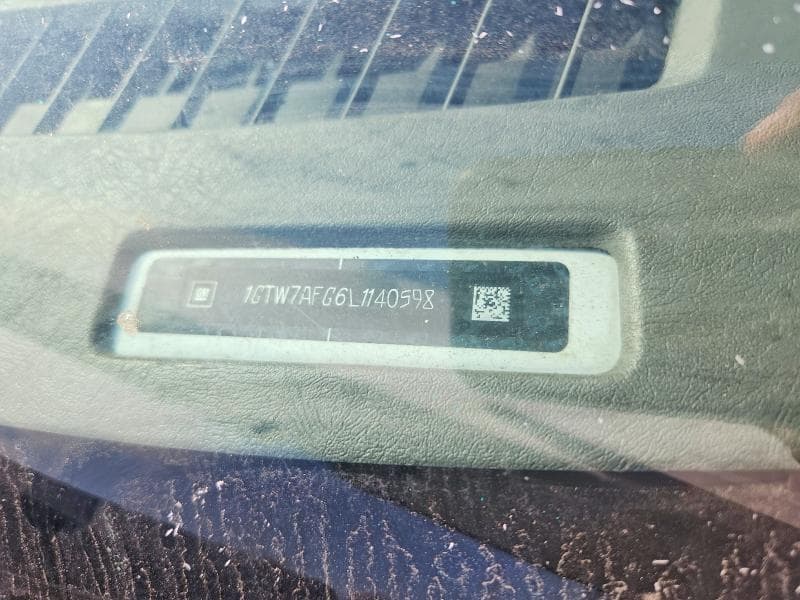 2020 GMC SAVANA G2500 13