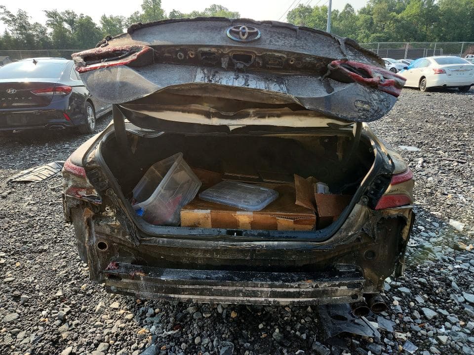 2022 TOYOTA CAMRY SE 6