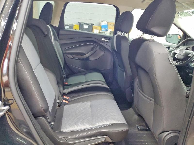 2017 FORD ESCAPE SE 11