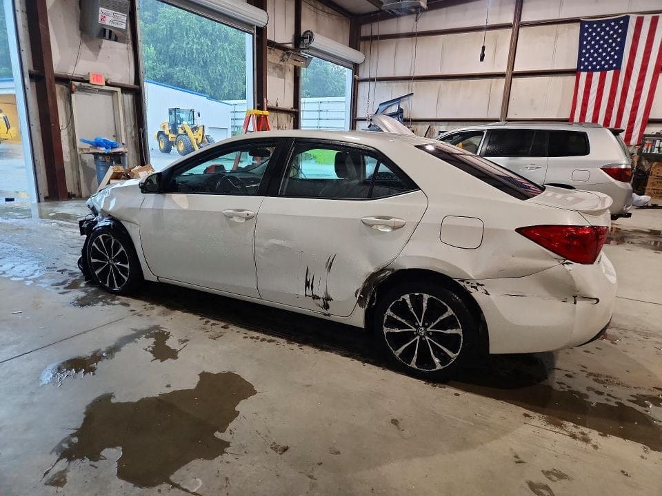 2019 TOYOTA COROLLA SE 2