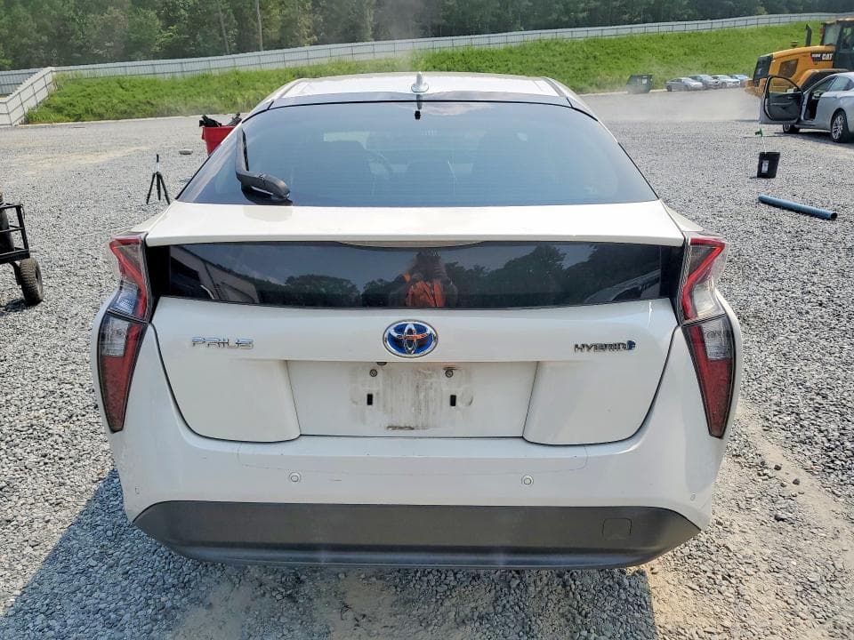 2017 TOYOTA PRIUS THREE 6