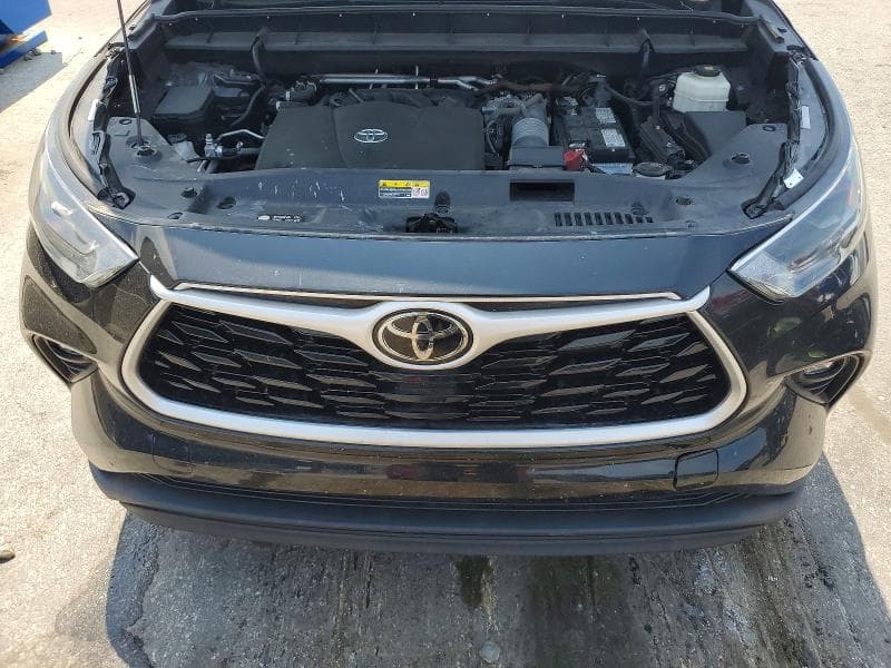 2022 TOYOTA HIGHLANDER XLE 7