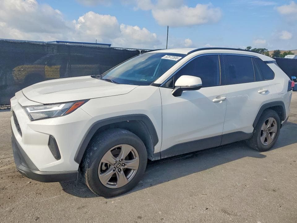 2022 TOYOTA RAV4 XLE - 1