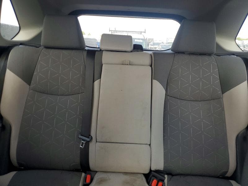 2022 TOYOTA RAV4 XLE 10