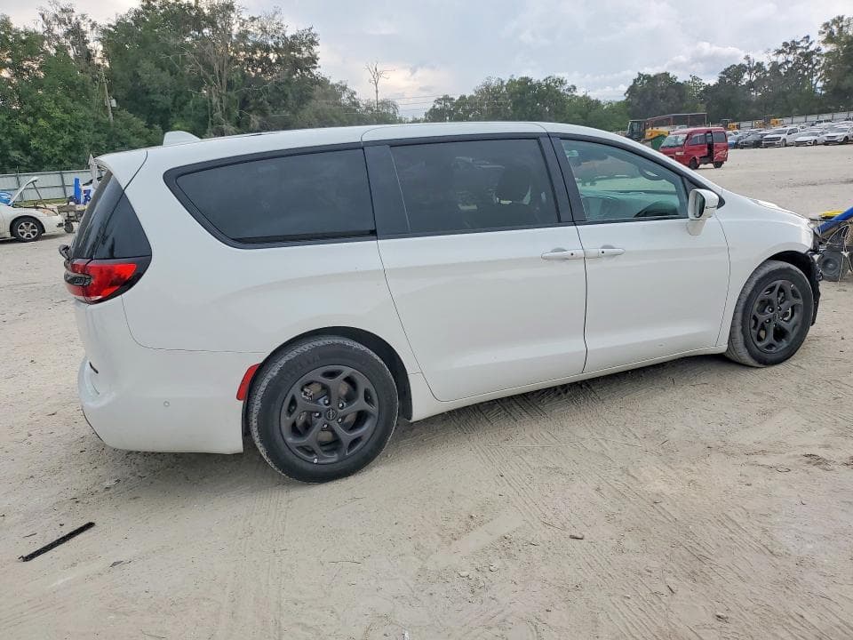 2022 CHRYSLER PACIFICA HYBRID LIMITED 3
