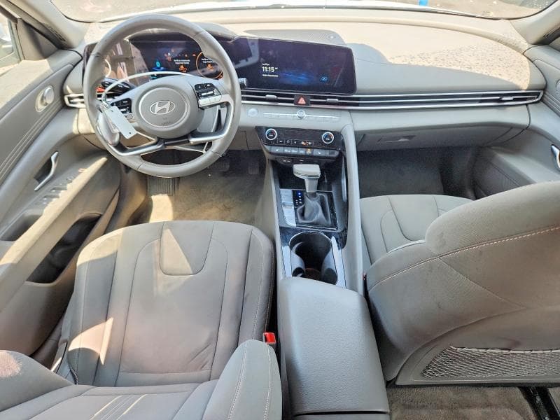 2025 HYUNDAI ELANTRA SEL 8