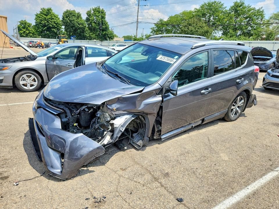 2018 TOYOTA RAV4 XLE - 1
