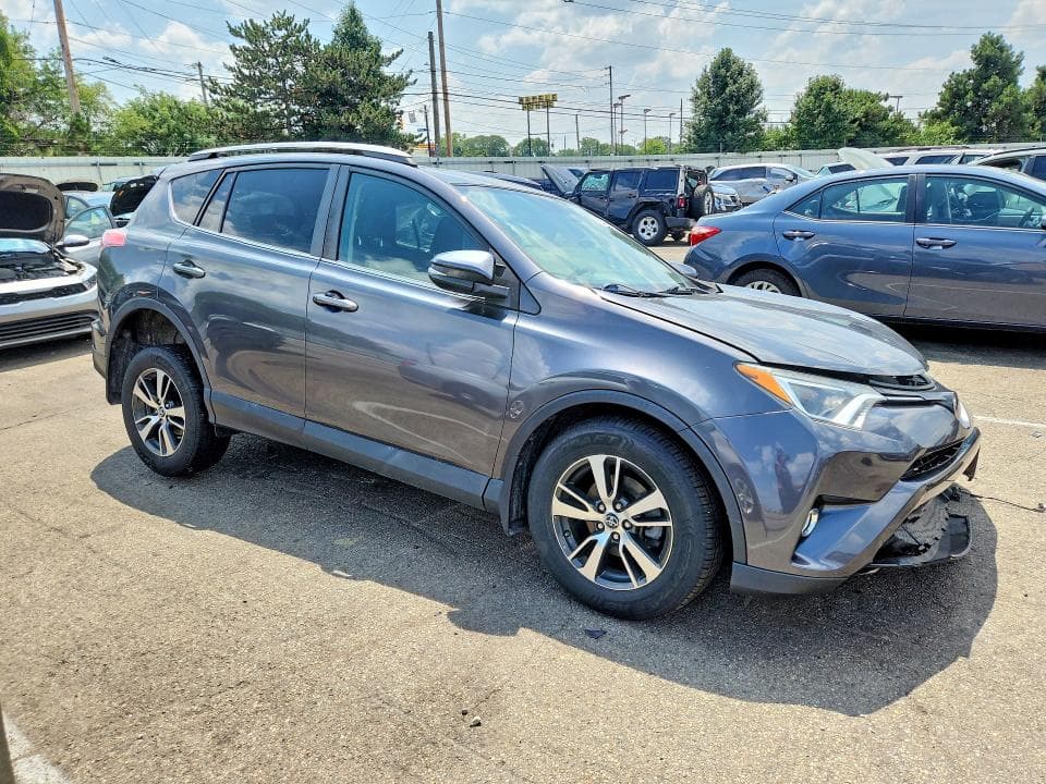 2018 TOYOTA RAV4 XLE 4