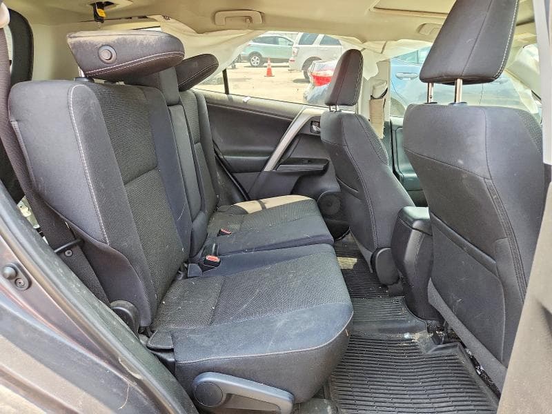 2018 TOYOTA RAV4 XLE 10