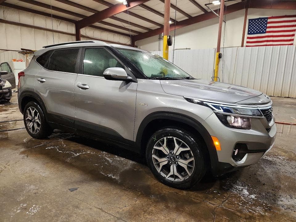 2021 KIA SELTOS EX 4