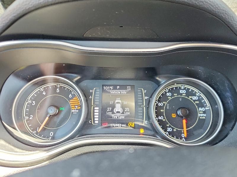 2019 JEEP CHEROKEE LATITUDE 9