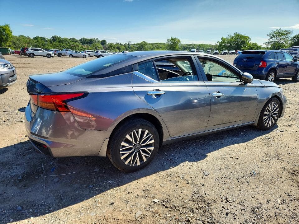 2024 NISSAN ALTIMA SV 3