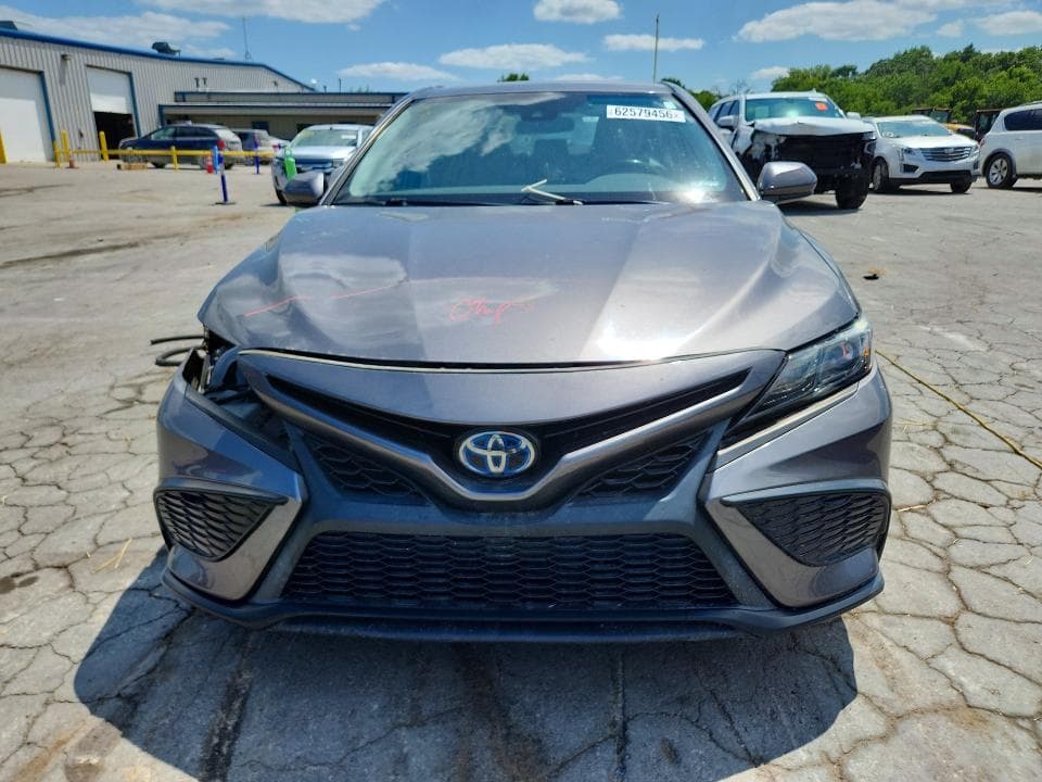 2021 TOYOTA CAMRY SE 5