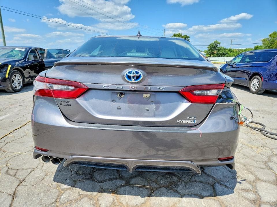 2021 TOYOTA CAMRY SE 6