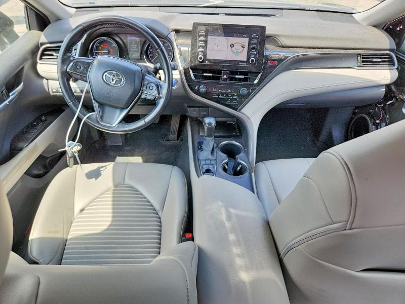 2021 TOYOTA CAMRY SE 8