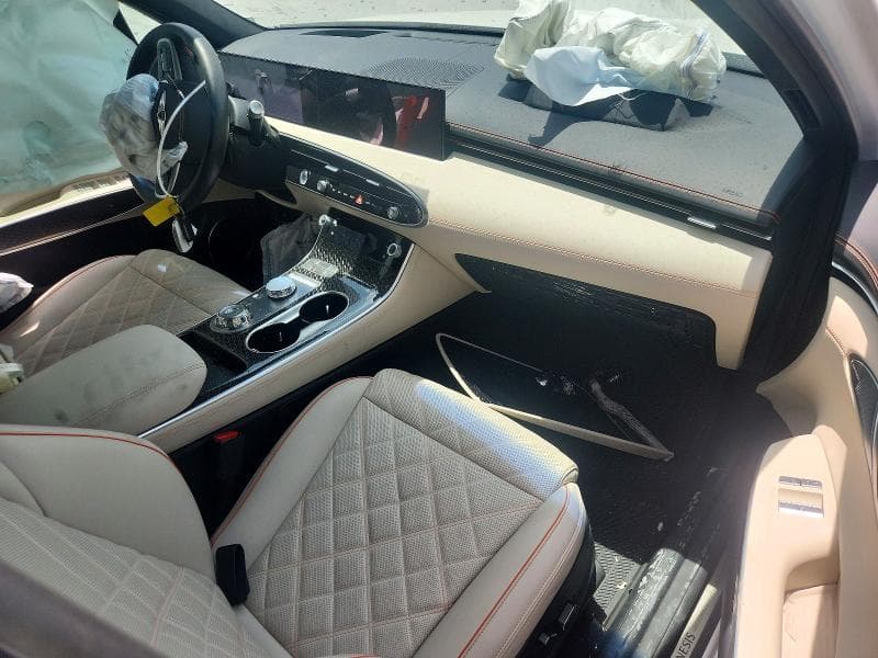 2026 GENESIS GV70 SPORT PRESTIGE 8