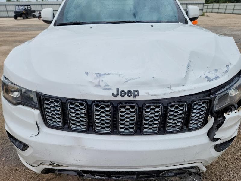 2017 JEEP GRAND CHEROKEE LAREDO 11