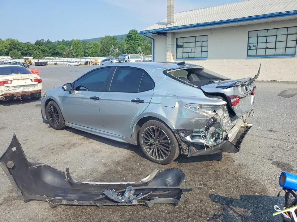 2022 TOYOTA CAMRY SE NIGHTSHADE 2