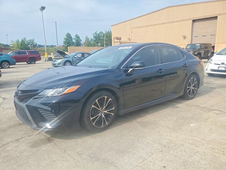 2018 TOYOTA CAMRY SE - 1