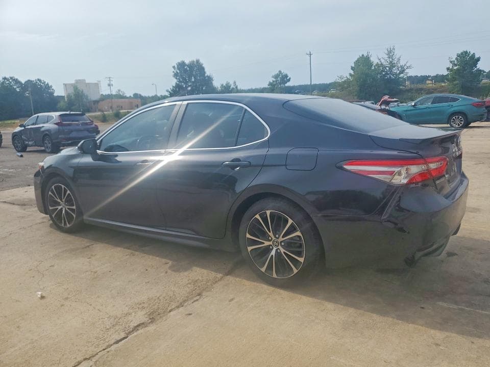 2018 TOYOTA CAMRY SE 2