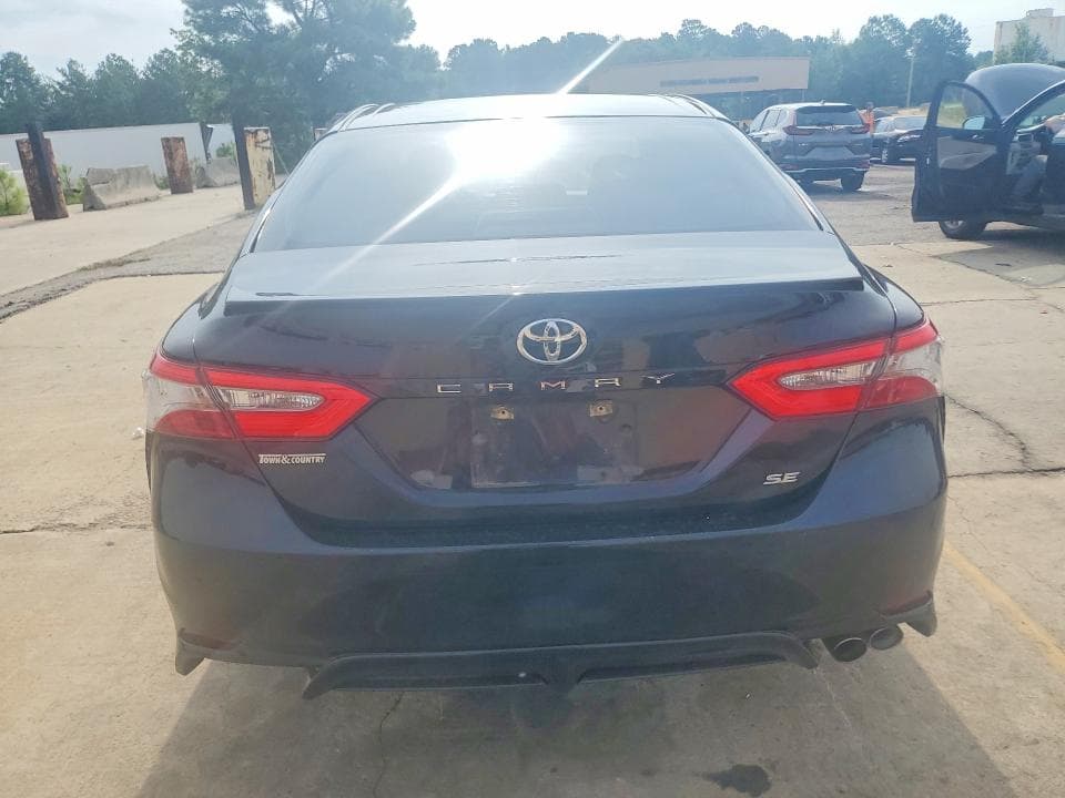 2018 TOYOTA CAMRY SE 6