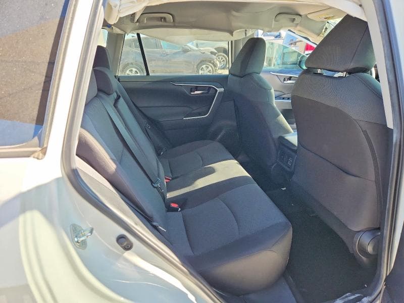 2021 TOYOTA RAV4 XLE 11