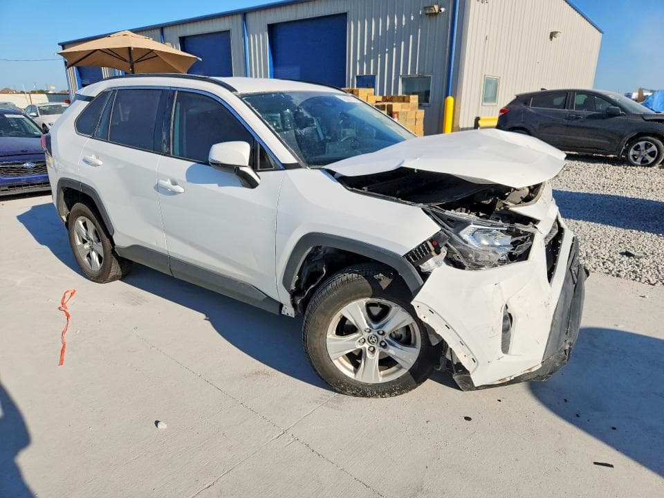 2021 TOYOTA RAV4 XLE 4
