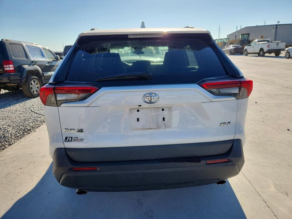 2021 TOYOTA RAV4 XLE 6