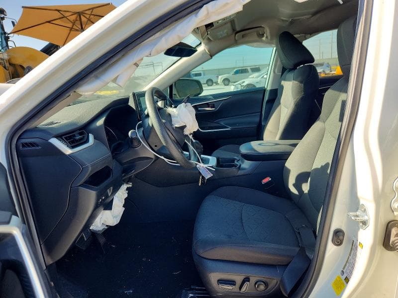 2021 TOYOTA RAV4 XLE 7