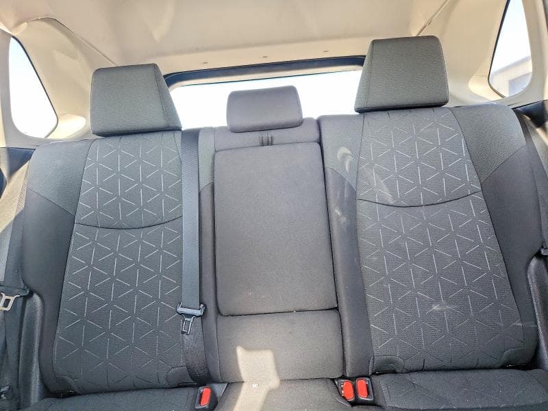 2021 TOYOTA RAV4 XLE 10