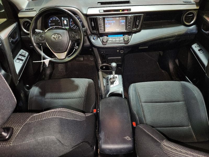 2017 TOYOTA RAV4 XLE 8