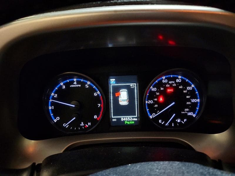 2017 TOYOTA RAV4 XLE 9