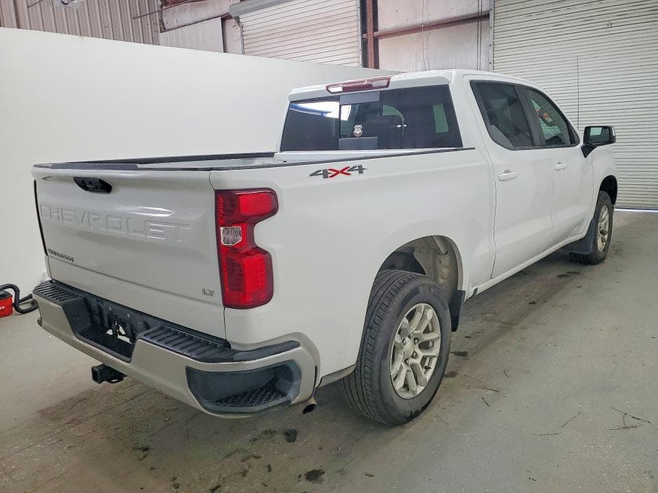 2023 CHEVROLET SILVERADO K1500 LT 3