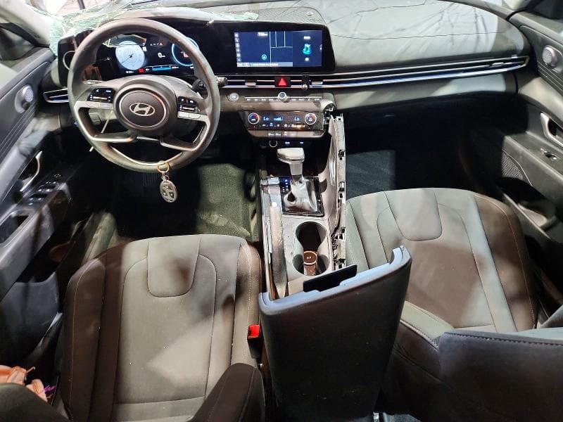 2024 HYUNDAI ELANTRA SEL 8