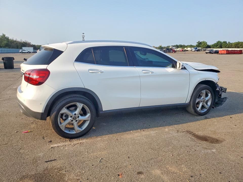2019 MERCEDES-BENZ GLA 250 4MATIC 3
