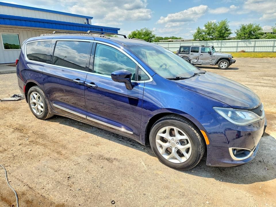 2017 CHRYSLER PACIFICA TOURING L PLUS 4