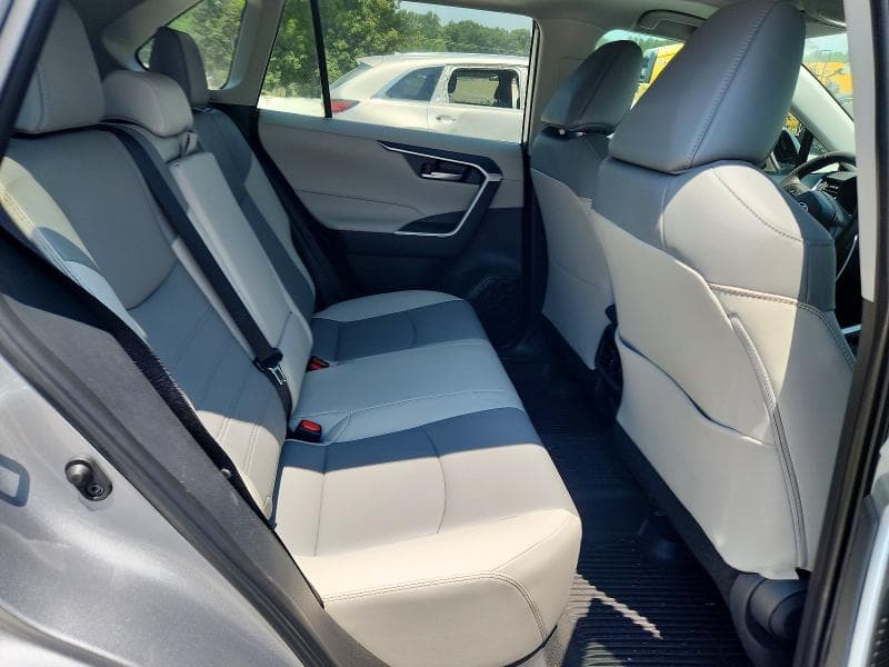 2025 TOYOTA RAV4 XLE PREMIUM 11