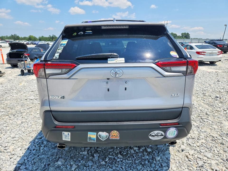 2025 TOYOTA RAV4 XLE PREMIUM 6