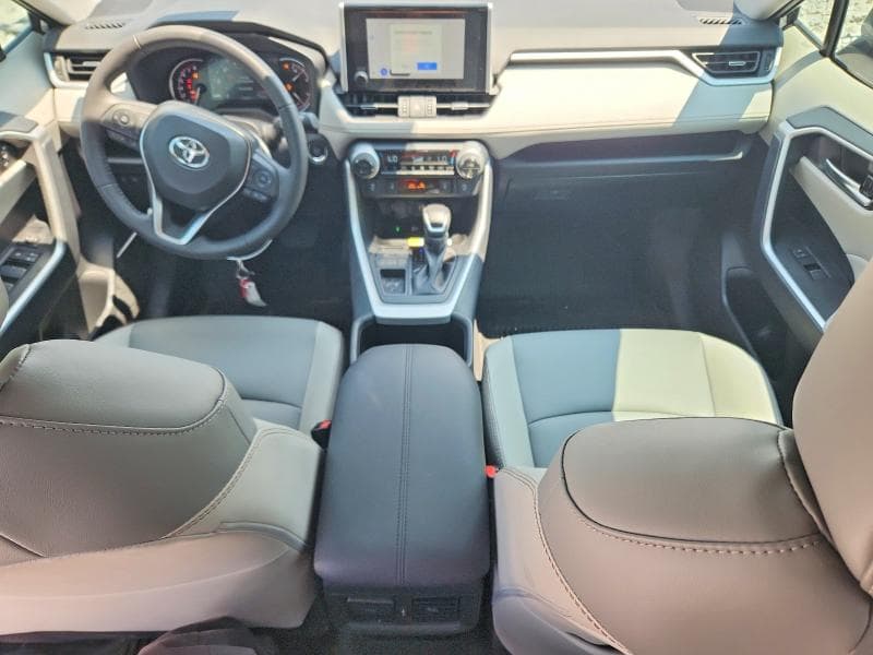 2025 TOYOTA RAV4 XLE PREMIUM 8