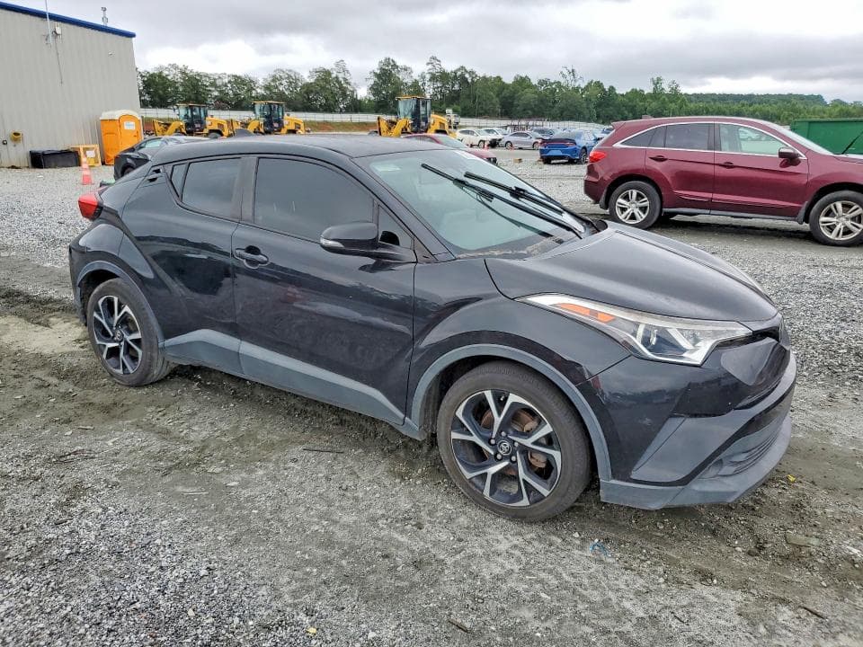 2019 TOYOTA C-HR XLE 4