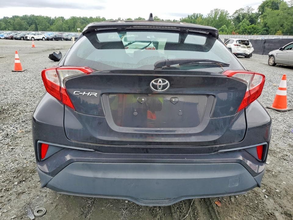 2019 TOYOTA C-HR XLE 6